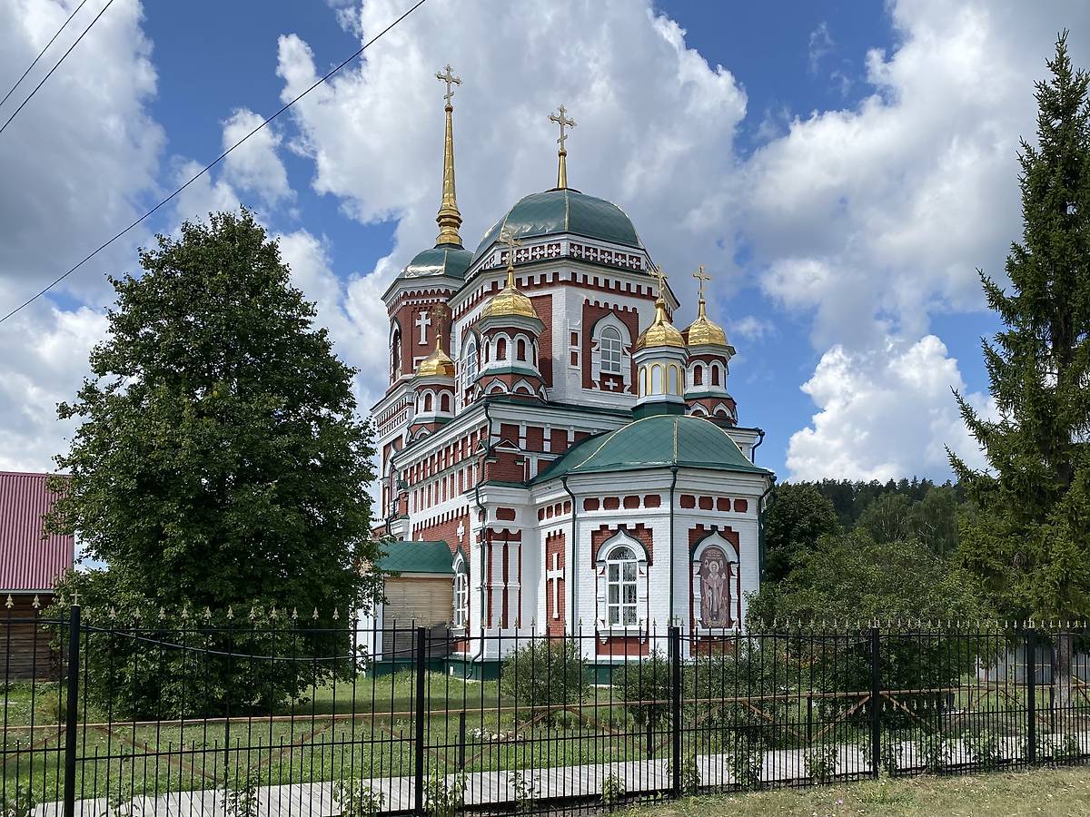 Вид с юго-востока, фасады. Церковь Николая Чудотворца (летняя), Новая Ханинеевка (Барышский район, Ульяновская область)