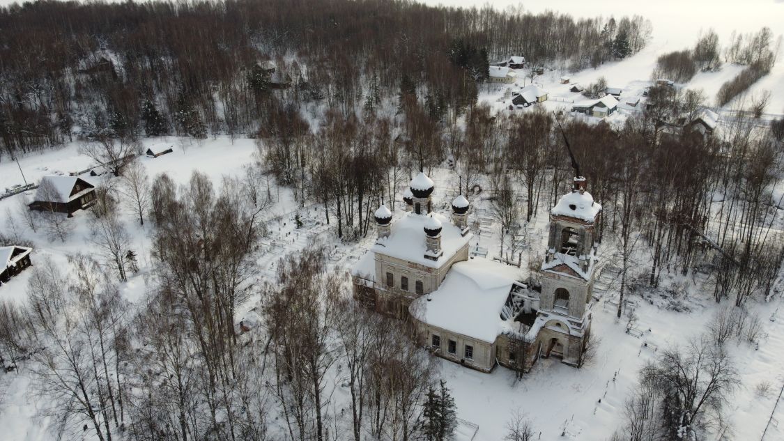 Болваницы. Церковь Иоанна Предтечи. общий вид в ландшафте