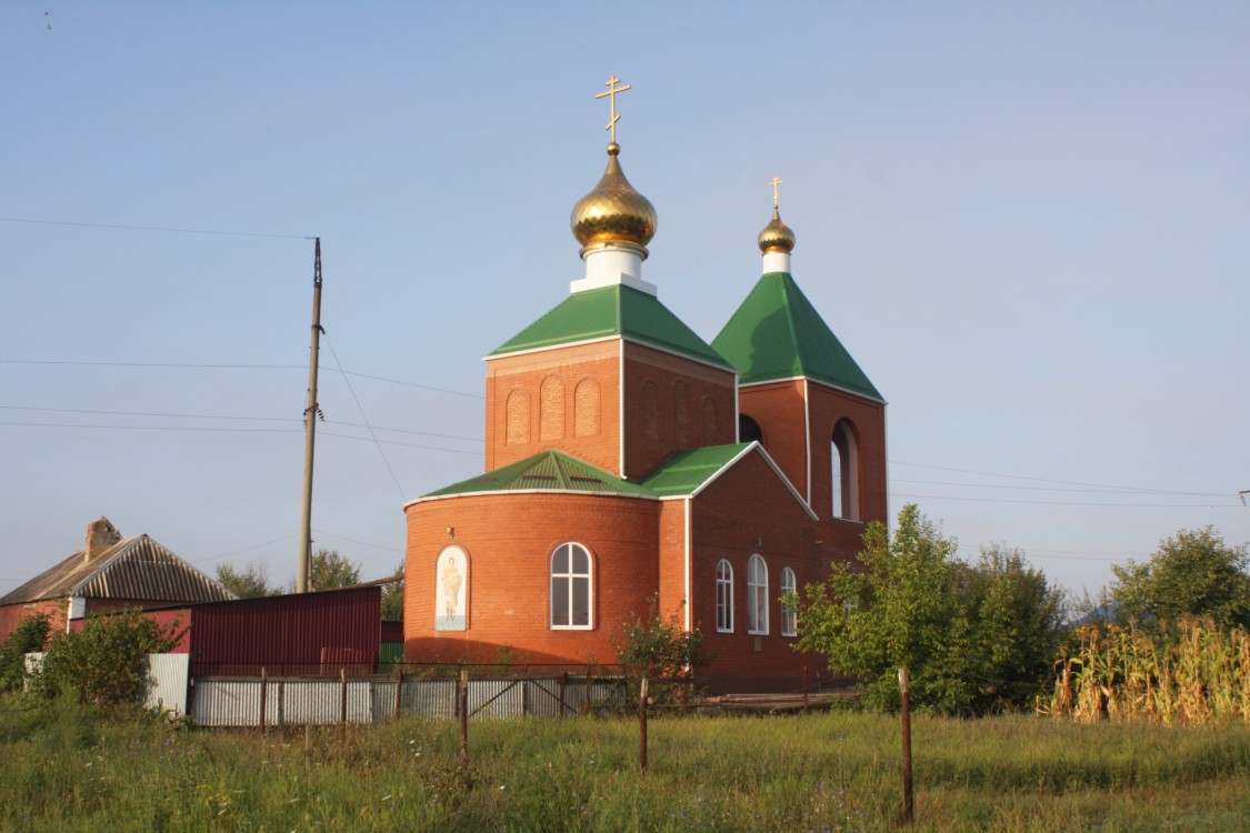 Новоукраинский. Церковь Георгия Победоносца. общий вид в ландшафте