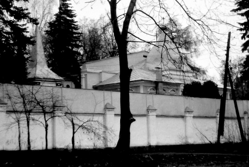 Домовая церковь Михаила Архангела при загородной резиденции Патриархов Московских и Всея Руси в Переделкине, Ново-Переделкино (Западный административный округ (ЗАО), г. Москва). фасады