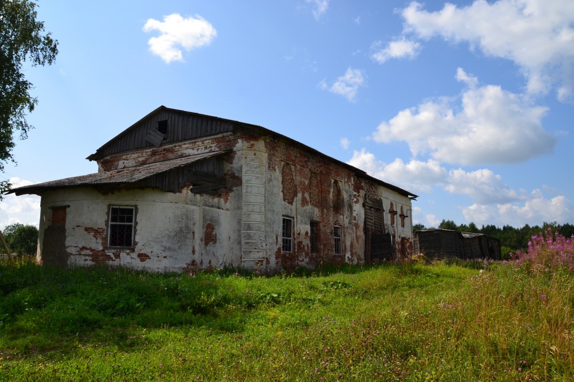 Поповка-Каликинская (Каликинский погост). Церковь Георгия Победоносца. общий вид в ландшафте