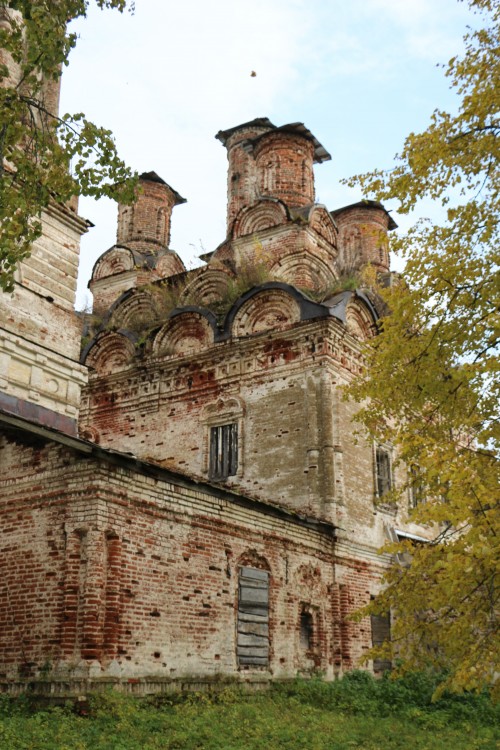 Ликурга. Церковь Троицы Живоначальной. фасады