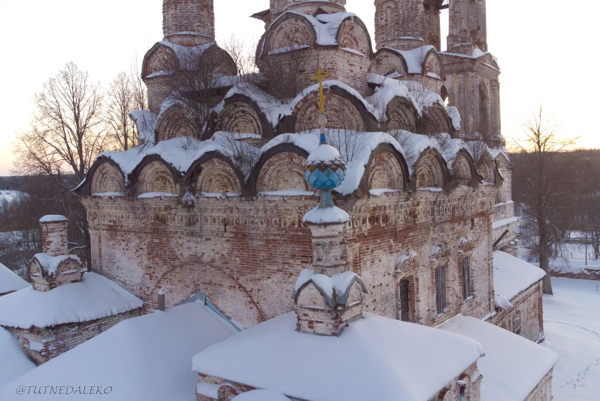 Церковь Троицы Живоначальной, Ликурга (Буйский район, Костромская область). архитектурные детали