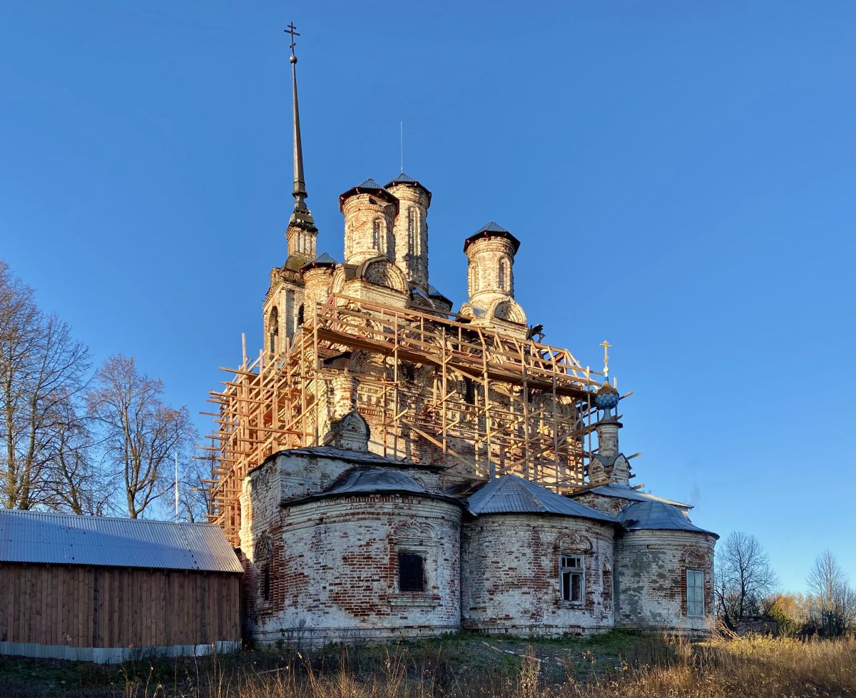 Церковь Троицы Живоначальной, Ликурга (Буйский район, Костромская область). документальные фотографии, Работы на церкви в рамках федеральной программы консервации ОКН