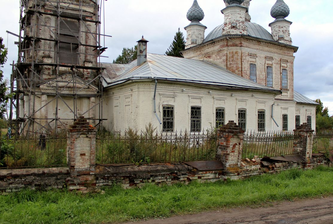 Церковь Троицы Живоначальной, Сандогора (Костромской район, Костромская область). архитектурные детали
