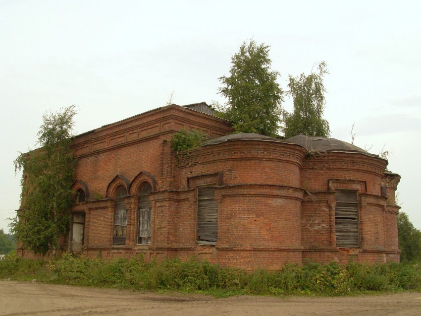 Церковь Димитрия Ростовского, Дрегли (Любытинский район, Новгородская область). фасады, Неосвященная к 1917 г. церковь