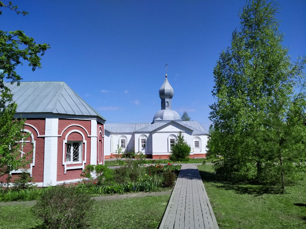 Церковь Троицы Живоначальной, Луховицы (Луховицкий городской округ, Московская область). фасады