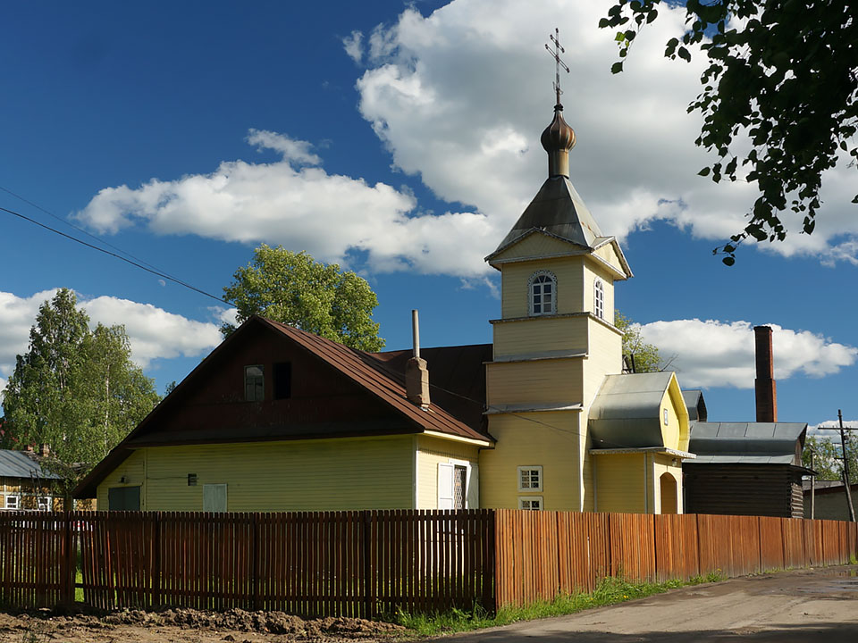 Няндома. Церковь Вениамина, Митрополита Петроградского. фасады