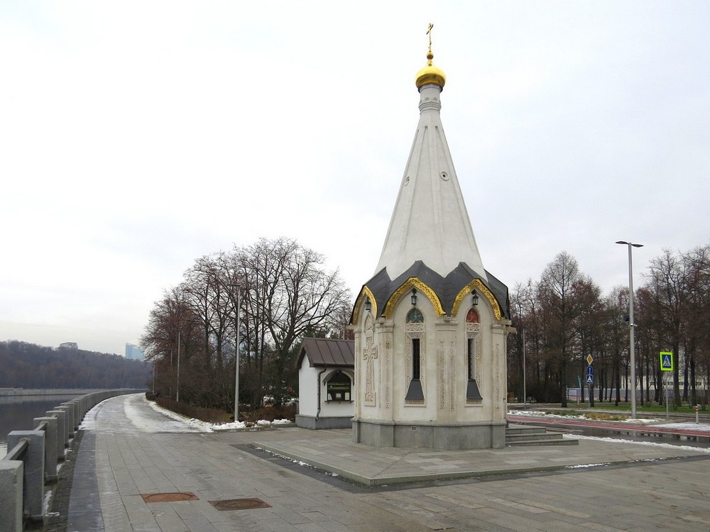 Часовня Владимира равноапостольного на Лужнецкой набережной, Хамовники (Центральный административный округ (ЦАО), г. Москва). фасады
