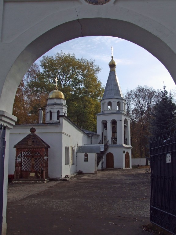 Новомосковск. Успенский мужской монастырь. Церковь Покрова Пресвятой Богородицы. художественные фотографии