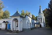 Новомосковск. Успенский мужской монастырь. Церковь Покрова Пресвятой Богородицы Новомосковск. Успенский мужской монастырь. Церковь Покрова Пресвятой Богородицы