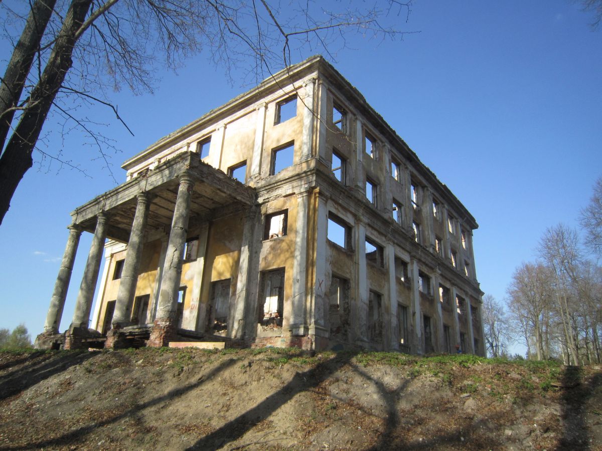 Церковь Иоанна Богослова (старая), Корпуса (Лосино-Петровский городской округ и ЗАТО Звёздный городок, Московская область). документальные фотографии