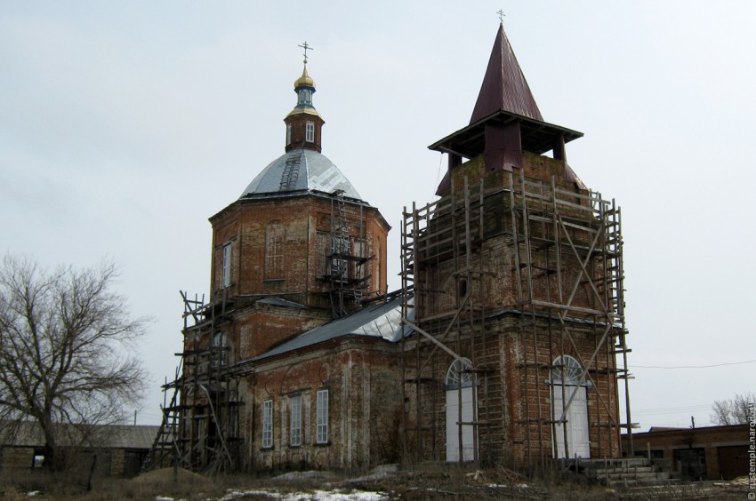 Церковь Покрова Пресвятой Богородицы, Алмазово (Балашовский район, Саратовская область). общий вид в ландшафте, Фото сайта: rustemple.narod.ru