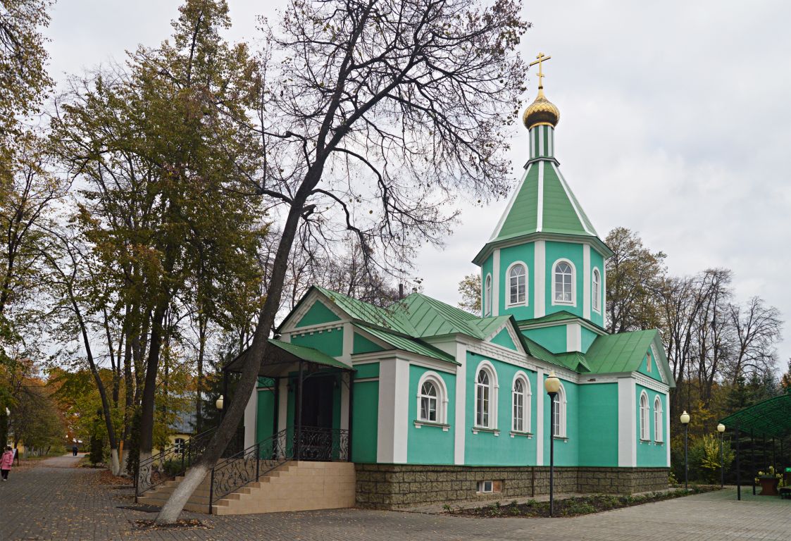 Новомакарово. Монастырь Серафима Саровского. Церковь Серафима Саровского. фасады