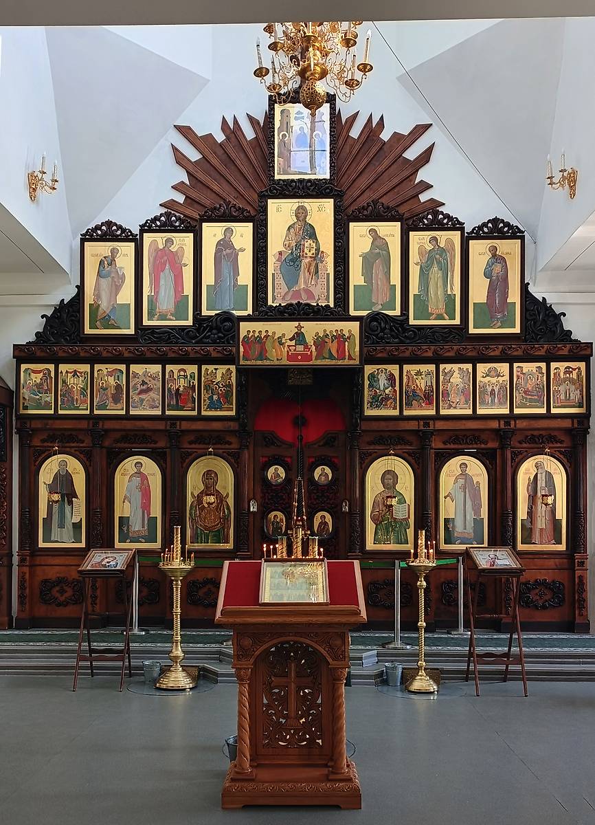 Иконостас, интерьер и убранство. Монастырь Серафима Саровского. Церковь Серафима Саровского, Новомакарово (Грибановский район, Воронежская область)