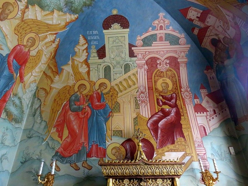 Церковь Воскресения Христова при НИИ скорой помощи имени Н.В. Склифосовского, Мещанский (Центральный административный округ (ЦАО), г. Москва). интерьер и убранство, Росписи в интерьере. 