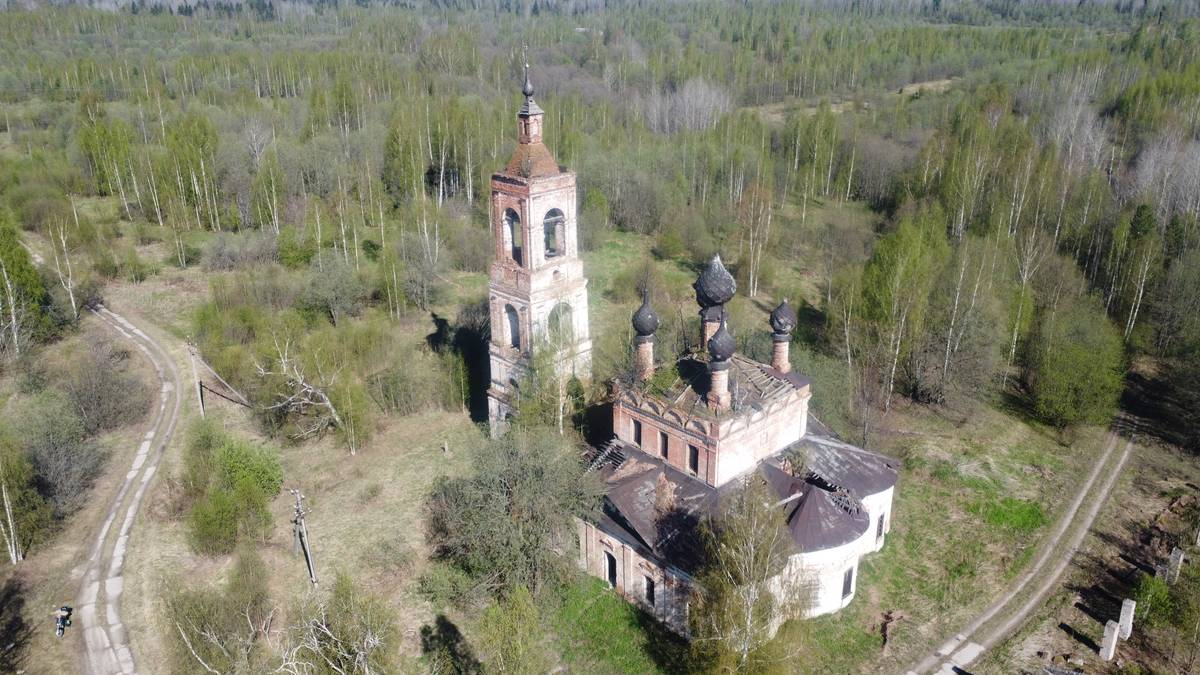 общий вид в ландшафте. Церковь Николая Чудотворца, Никола-Торжок (Нейский район, Костромская область)