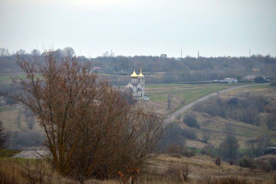 Семидесятное. Церковь Михаила Архангела. общий вид в ландшафте