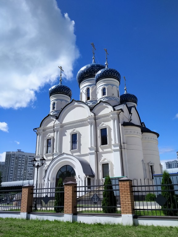 Южное Бутово. Церковь Феодора Ушакова в Южном Бутово. фасады