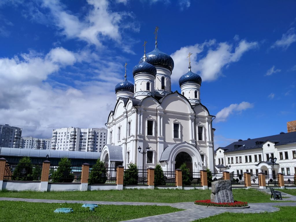 Церковь Феодора Ушакова в Южном Бутово, Южное Бутово (Юго-Западный административный округ (ЮЗАО), г. Москва). фасады