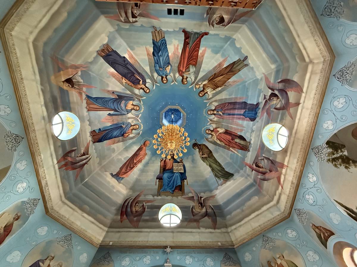 Церковь Благовещения Пресвятой Богородицы, Коротчаево (Пуровский район, Ямало-Ненецкий автономный округ). интерьер и убранство, Подкупольное пространство