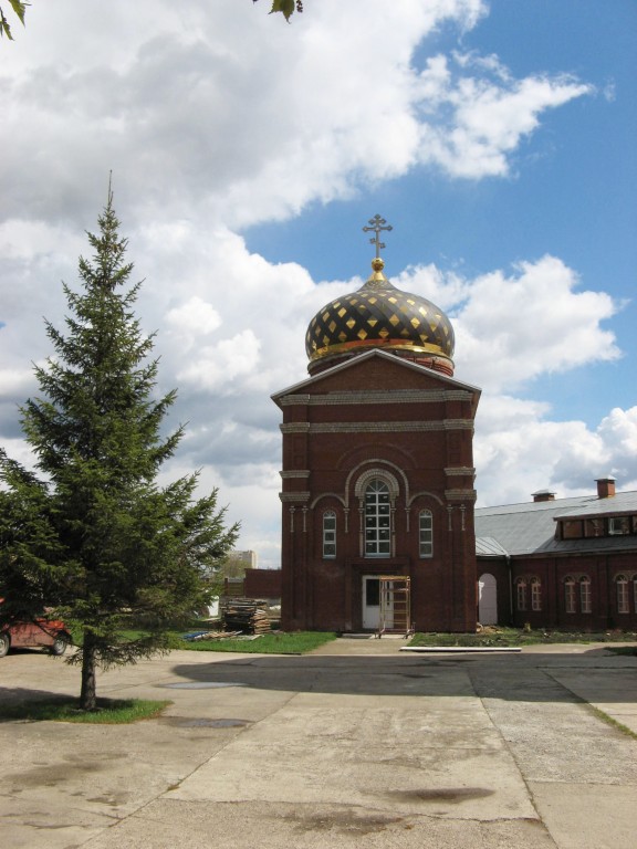 Церковь Андрея Рублева, Орловка (Набережные Челны, город, Республика Татарстан). фасады, Вид церкви от Дома православной книги