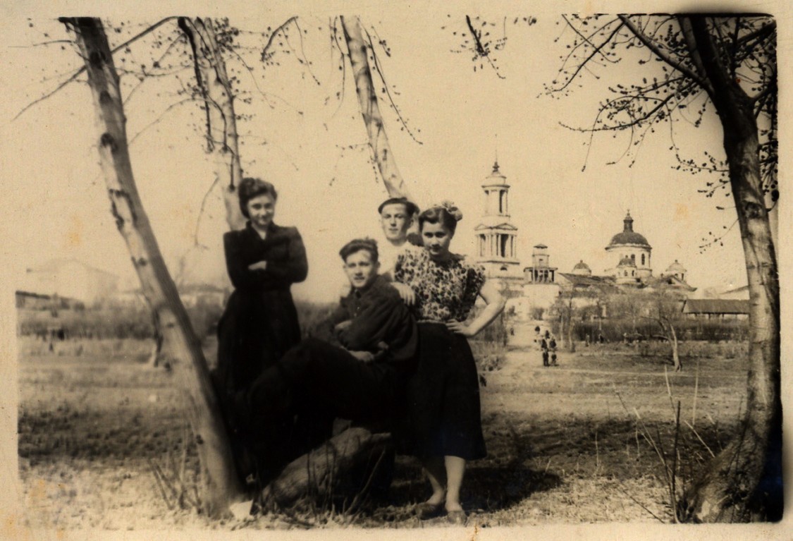 Церковь Воздвижения Креста Господня, Алексеевка (Алексеевский район, Белгородская область). архивная фотография, Частная коллекция. Фото 1950-х годов