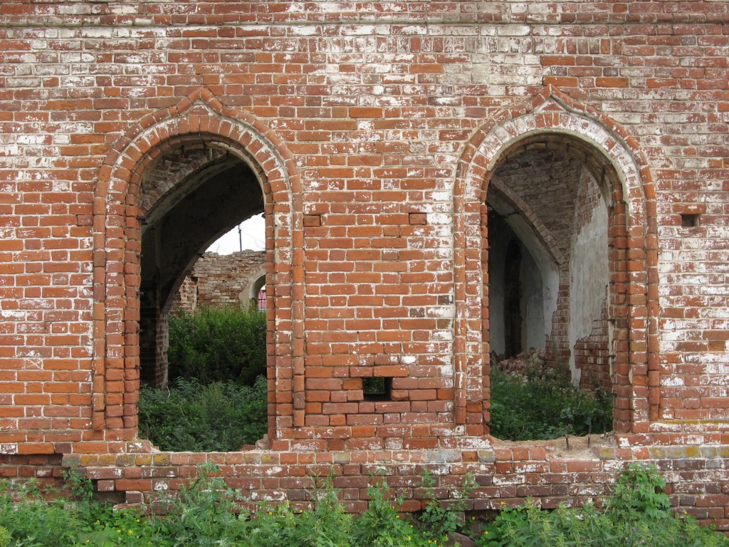Церковь Воскресения Словущего, Змеево (Змиёво) (Чистопольский район, Республика Татарстан). архитектурные детали, Кирпичная узорчатость оконных проемов