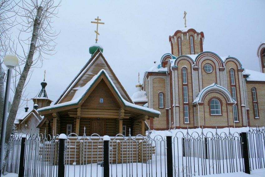 Эжва. Церковь Георгия Победоносца. общий вид в ландшафте