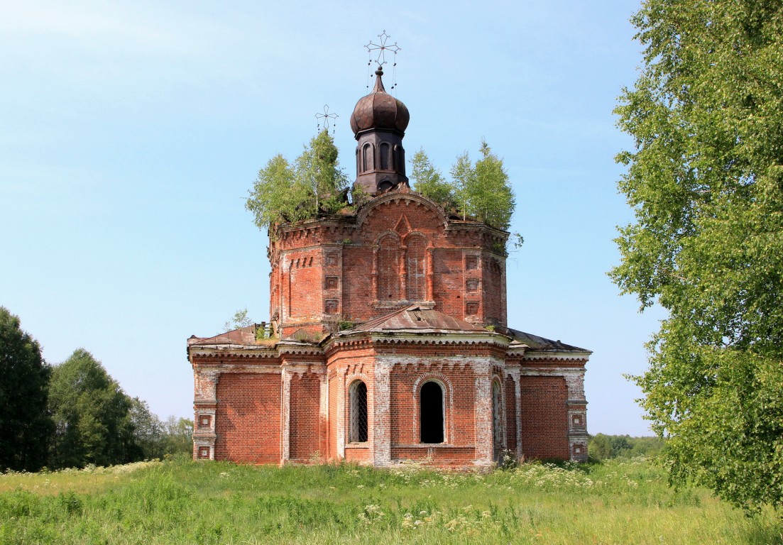Церковь Петра и Павла, Елёво (Петропавловское), урочище (Белохолуницкий район, Кировская область). фасады