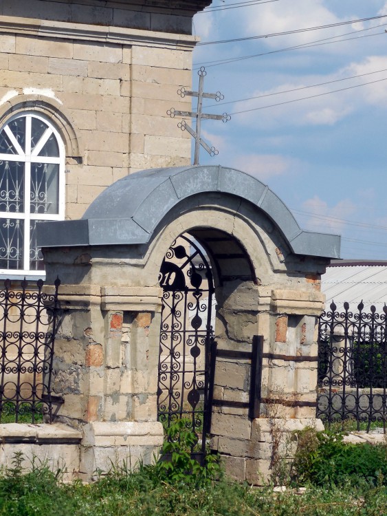 Церковь Михаила Архангела, Спиридоновка (Лениногорский район, Республика Татарстан). дополнительная информация, Южные ворота.