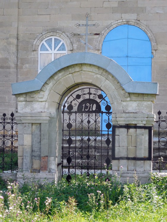 Спиридоновка. Церковь Михаила Архангела. дополнительная информация, Северные ворота. Видна дата 