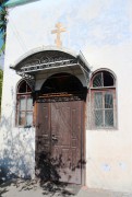 Церковь Покрова Пресвятой Богородицы, Вход в храм<br>, Гудаута, Абхазия, Прочие страны