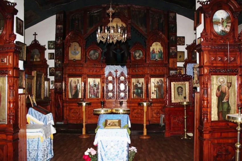 Церковь Покрова Пресвятой Богородицы, Гудаута (Абхазия, Прочие страны). интерьер и убранство, Интерьер храма