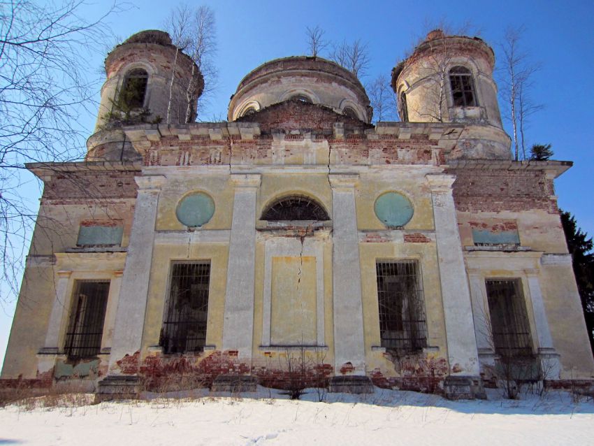 Кунино. Церковь Троицы Живоначальной на погосте Баранья Гора. фасады, Восточный фасад