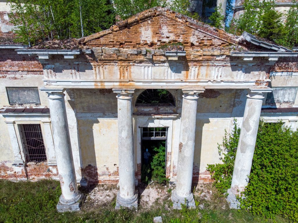 Церковь Троицы Живоначальной на погосте Баранья Гора, Кунино (Кувшиновский район, Тверская область). архитектурные детали