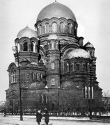 Собор Александра Невского (старый), фотоснимок собора за несколько дней до взрыва здания: крестов уже нет, сняли и колокола.<br>, Волгоград, Волгоград, город, Волгоградская область