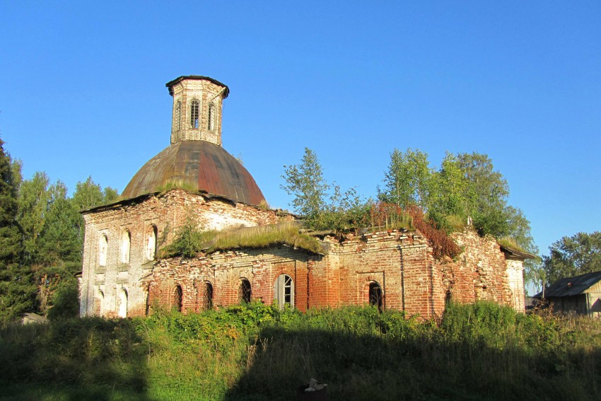 Церковь Покрова Пресвятой Богородицы, Корниловская (Верхнетоемский район, Архангельская область). фасады, вид с северо-запада