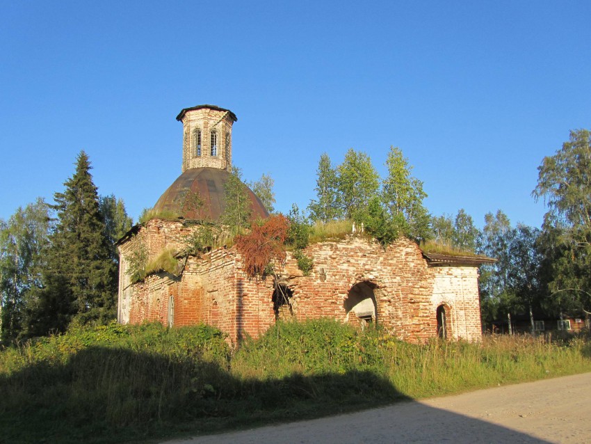 Церковь Покрова Пресвятой Богородицы, Корниловская (Верхнетоемский район, Архангельская область). фасады, вид с запада