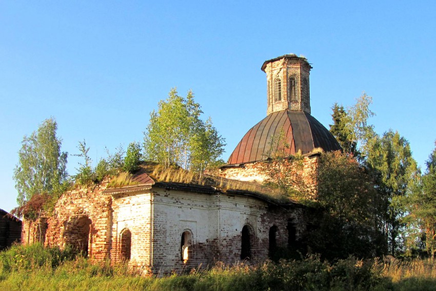 Церковь Покрова Пресвятой Богородицы, Корниловская (Верхнетоемский район, Архангельская область). фасады, вид с юга