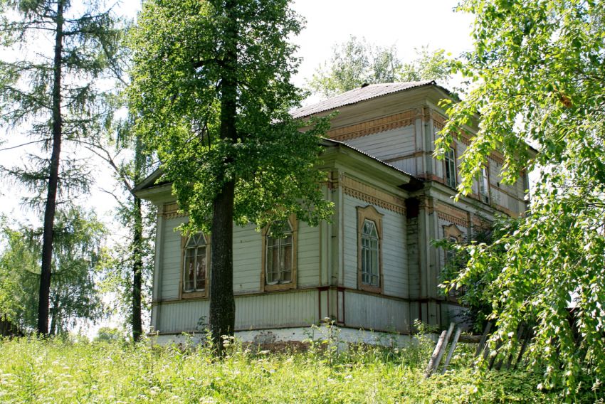 Никольское. Церковь Николая Чудотворца. общий вид в ландшафте