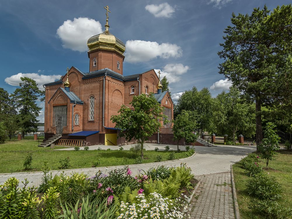 Мулловка. Церковь Рождества Христова (новая). фасады