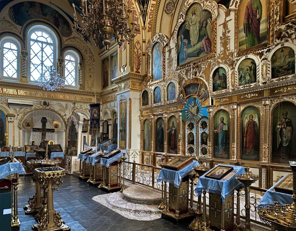 Церковь Казанской иконы Божией Матери (новая), Кызылорда (Кызылординская область, Казахстан). интерьер и убранство, Иконостас