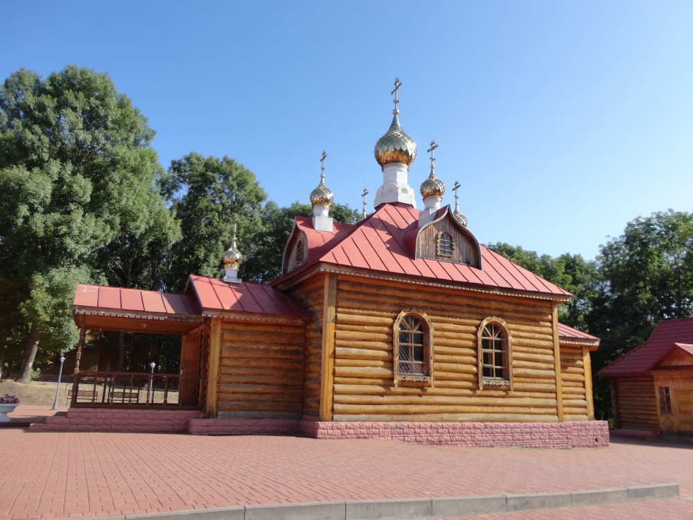 Макаровка. Иоанно-Богословский Макаровский мужской монастырь. Ближний скит. Церковь Новомучеников и исповедников мордовских. фасады