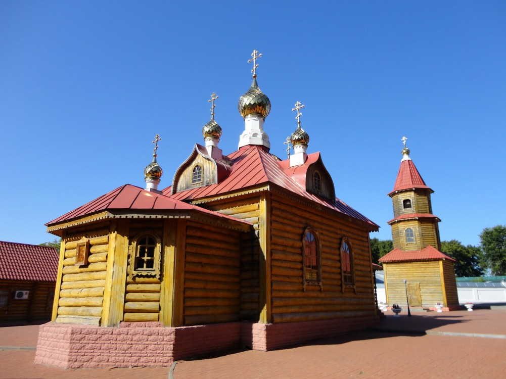 Макаровка. Иоанно-Богословский Макаровский мужской монастырь. Ближний скит. Церковь Новомучеников и исповедников мордовских. фасады