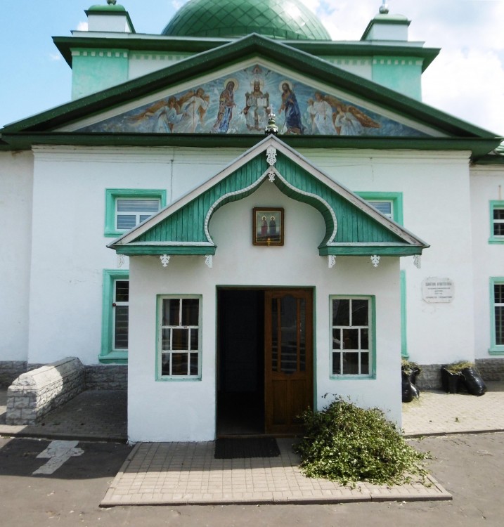 Церковь Космы и Дамиана, Кирсанов (Кирсановский район и г. Кирсанов, Тамбовская область). архитектурные детали, Главные врата храма