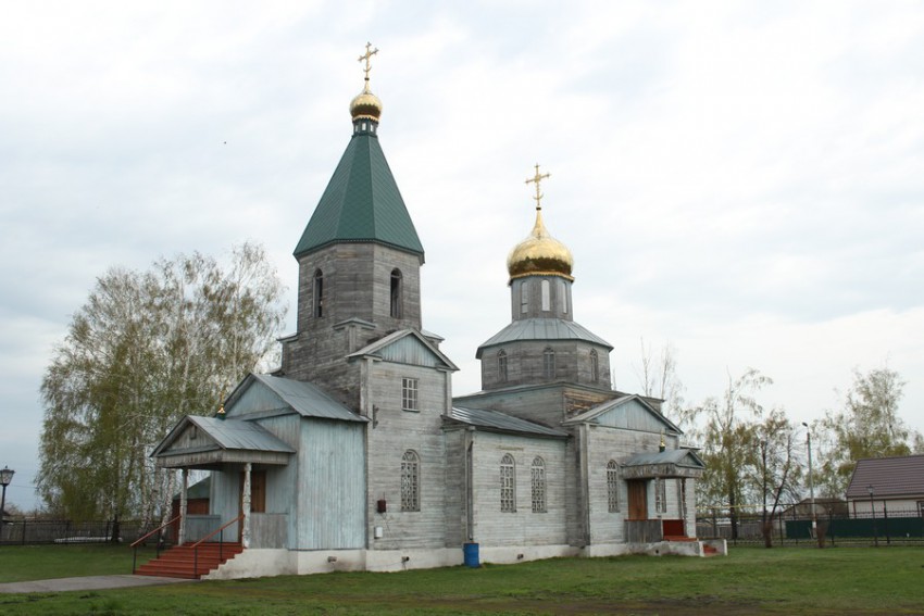 Новочеремшанск. Церковь Серафима Саровского. общий вид в ландшафте