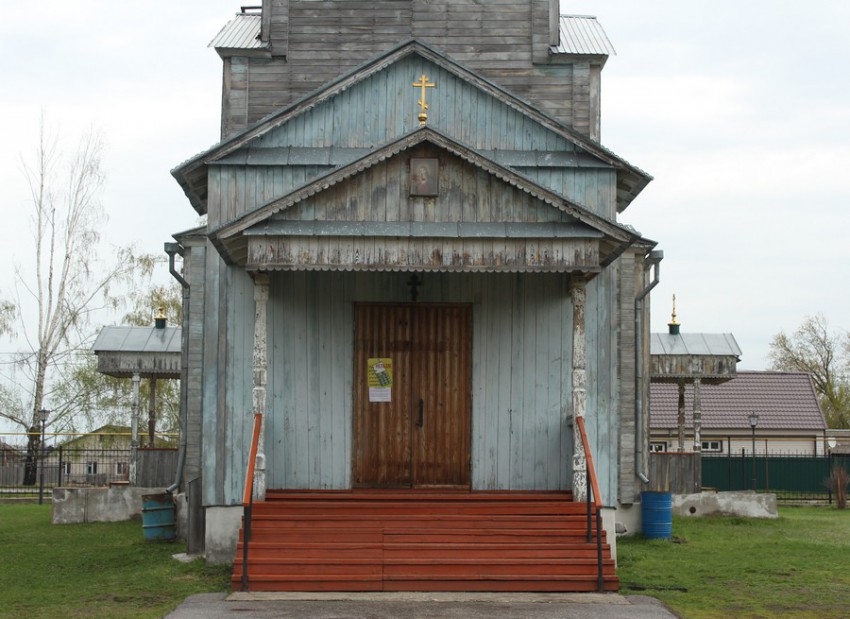 Церковь Серафима Саровского, Новочеремшанск (Новомалыклинский район, Ульяновская область). архитектурные детали, Крыльцо