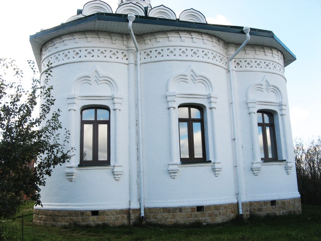 Островоезерский Троицкий монастырь. Церковь Казанской иконы Божией Матери (новая), Ворсма (Павловский район, Нижегородская область). архитектурные детали, Апсида храма