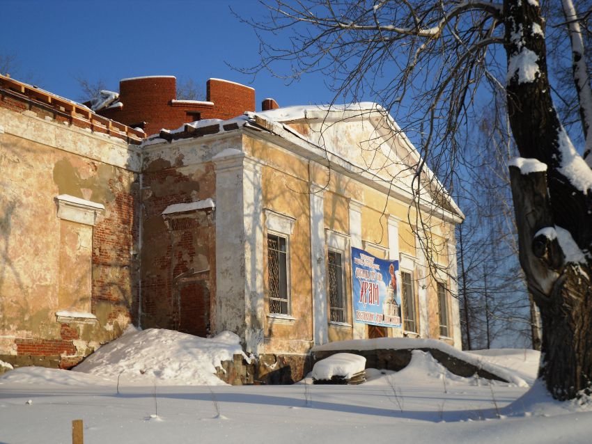 Добрянка. Церковь Рождества Пресвятой Богородицы. архитектурные детали